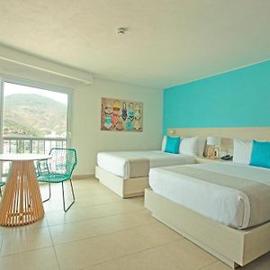Confort Standard Room Sea Partial View